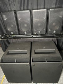 sistema de sonido profesional yamaha dxr12 + subgraves dxs18 + microfonía shure uc + accesorios k&m