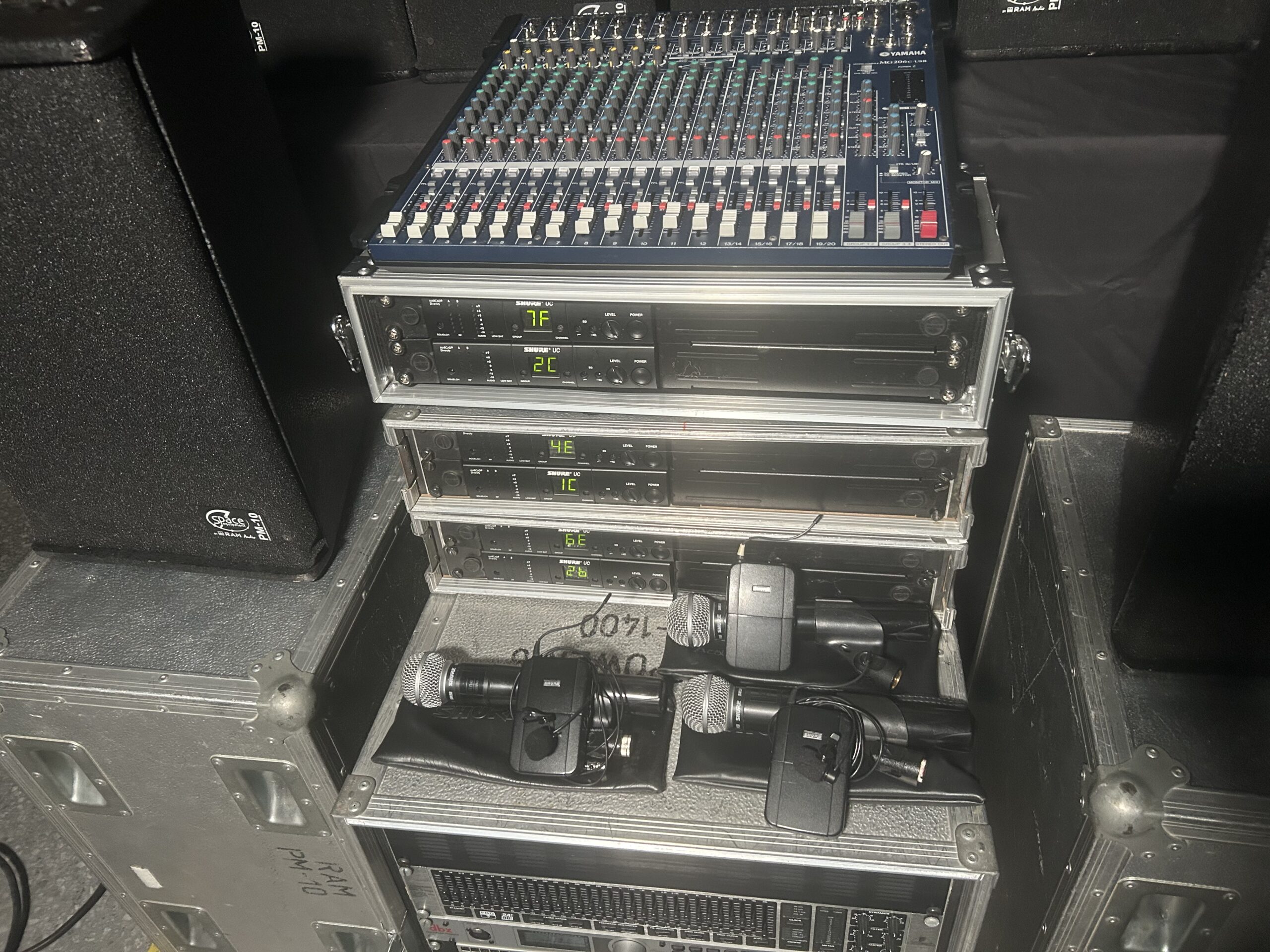 pack de sonido profesional con altavoces ram audio pm 10 + mesa de mezclas 20ch + 6 sistemas inalámbricos shure uc pack de sonido profesional con altavoces ram audio pm 10 + mesa de mezclas 20ch + 6 sistemas inalámbricos shure uc